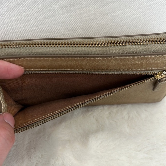 FOSSIL gold sparkle wallet zipper close coin section - Picture 5 of 15